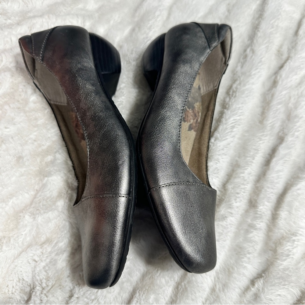 Taos Metallic Pewter Leather Ballet Flats Comfort Shoes Size 7.5 Euro Neutral - Picture 8 of 11